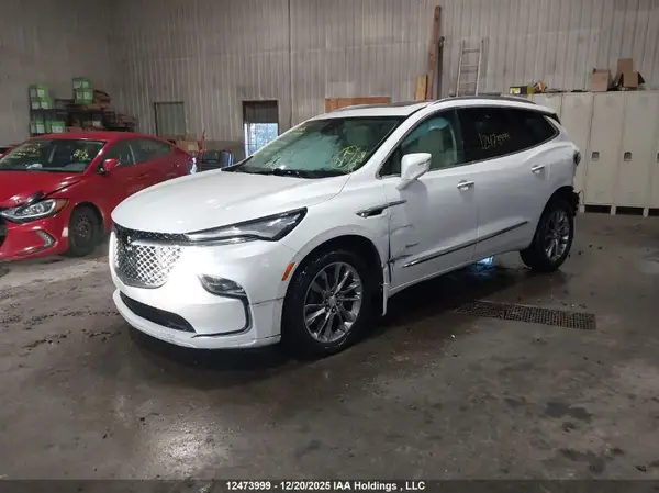 5GAEVCKW9NJ102667 2022 BUICK ENCLAVE - Image 2