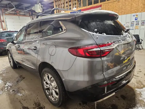 5GAEVCKWXKJ157818 2019 BUICK ENCLAVE - Image 2