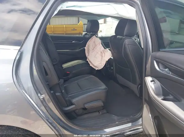 5GAEVCKWXKJ202661 2019 BUICK ENCLAVE - Image 8