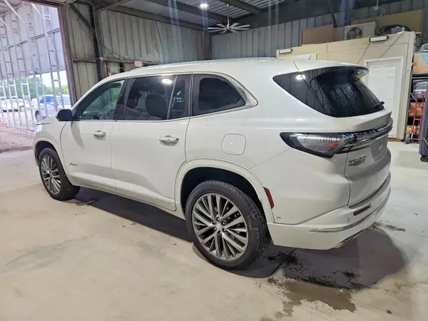 5GAEVCRS9SJ186052 2025 BUICK ENCLAVE - Image 2