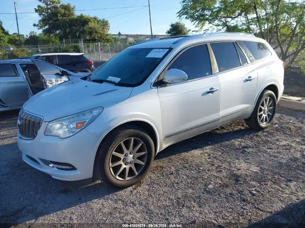 5GAKRAKD0GJ238702 2016 BUICK ENCLAVE - Image 2