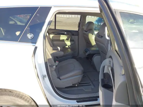 5GAKRAKD0HJ104189 2017 BUICK ENCLAVE - Image 8