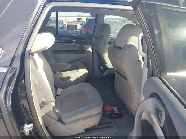 5GAKRAKD0HJ338641 2017 BUICK ENCLAVE - Image 8