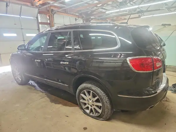5GAKRAKD1HJ297565 2017 BUICK ENCLAVE - Image 2