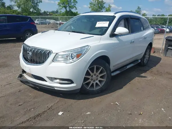 5GAKRAKD2HJ241246 2017 BUICK ENCLAVE - Image 2