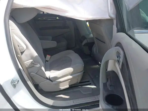 5GAKRAKD2HJ241246 2017 BUICK ENCLAVE - Image 8
