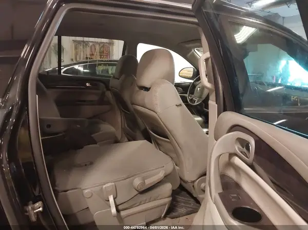 5GAKRAKD2HJ277907 2017 BUICK ENCLAVE - Image 8