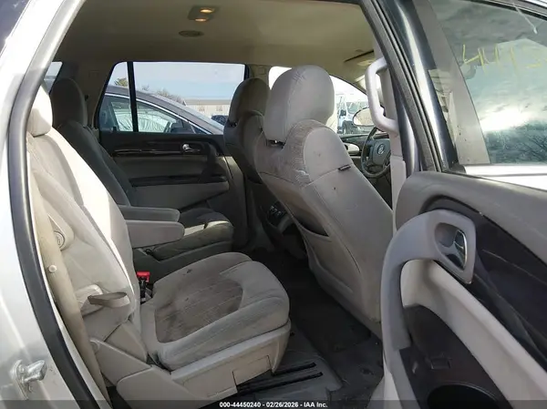 5GAKRAKD2HJ335966 2017 BUICK ENCLAVE - Image 8