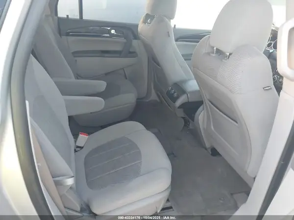 5GAKRAKD3HJ240171 2017 BUICK ENCLAVE - Image 8