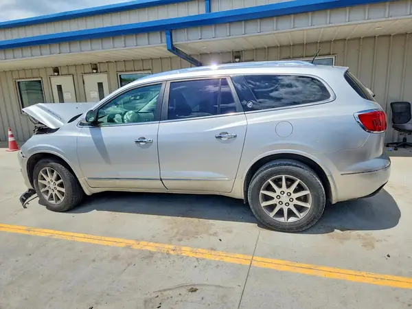 5GAKRAKD3HJ327715 2017 BUICK ENCLAVE - Image 2