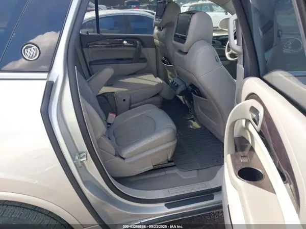 5GAKRAKD7HJ292189 2017 BUICK ENCLAVE - Image 8
