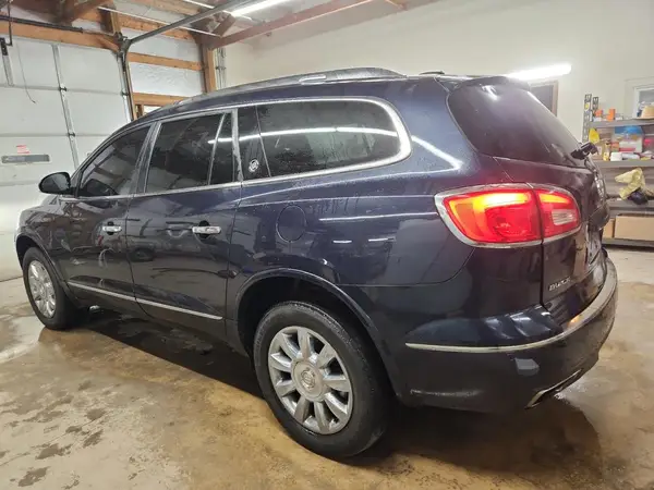 5GAKRAKD8HJ303832 2017 BUICK ENCLAVE - Image 2