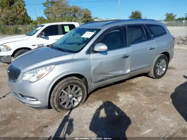 5GAKRAKD8HJ340654 2017 BUICK ENCLAVE - Image 2