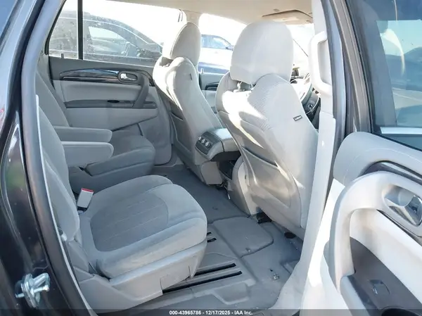 5GAKRAKD9HJ168442 2017 BUICK ENCLAVE - Image 8