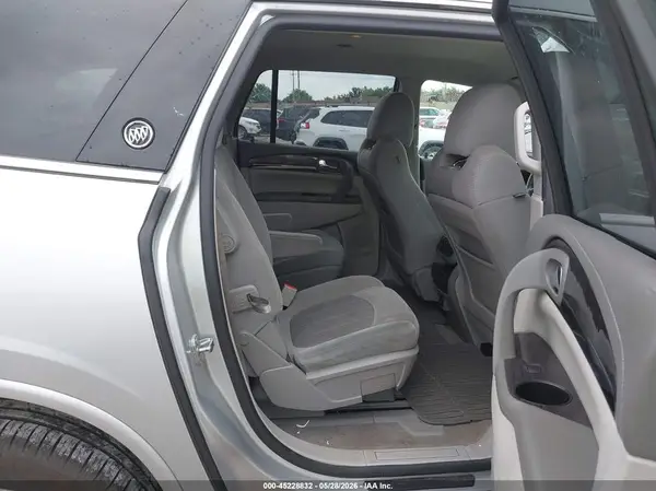 5GAKRAKD9HJ283266 2017 BUICK ENCLAVE - Image 8