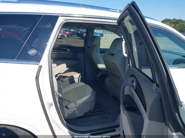 5GAKRBKD0HJ149428 2017 BUICK ENCLAVE - Image 8