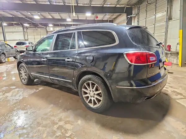 5GAKRBKD0HJ224242 2017 BUICK ENCLAVE - Image 2