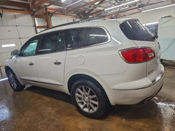 5GAKRBKD0HJ346454 2017 BUICK ENCLAVE - Image 2