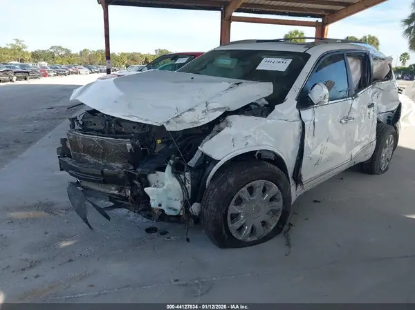 5GAKRBKD2HJ162004 2017 BUICK ENCLAVE - Image 2