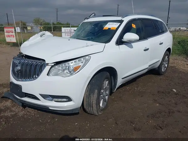 5GAKRBKD2HJ175206 2017 BUICK ENCLAVE - Image 2