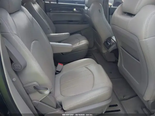 5GAKRBKD2HJ270252 2017 BUICK ENCLAVE - Image 8