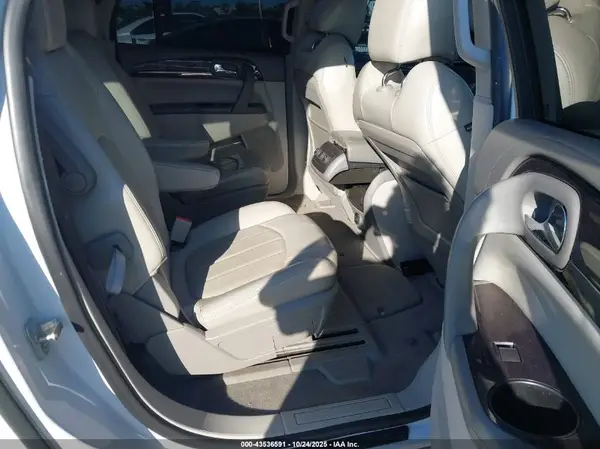 5GAKRBKD4HJ135130 2017 BUICK ENCLAVE - Image 8