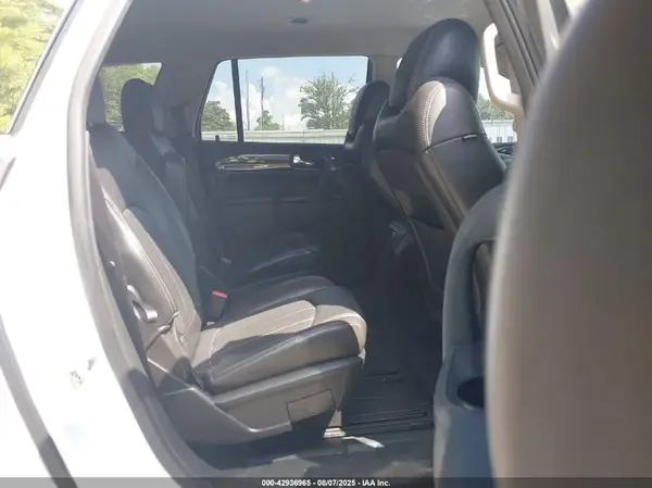 5GAKRBKD4HJ264257 2017 BUICK ENCLAVE - Image 8