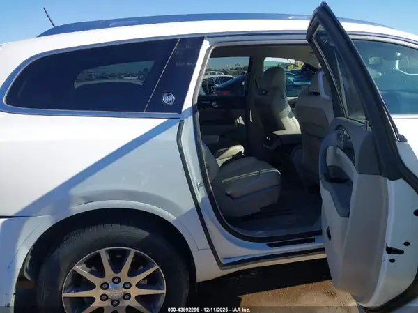 5GAKRBKD5HJ226598 2017 BUICK ENCLAVE - Image 8