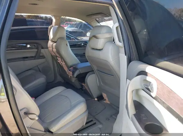 5GAKRBKD5HJ251842 2017 BUICK ENCLAVE - Image 8