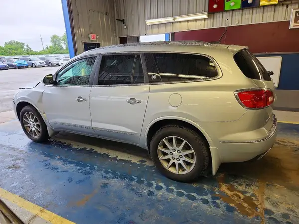 5GAKRBKD6HJ266253 2017 BUICK ENCLAVE - Image 2