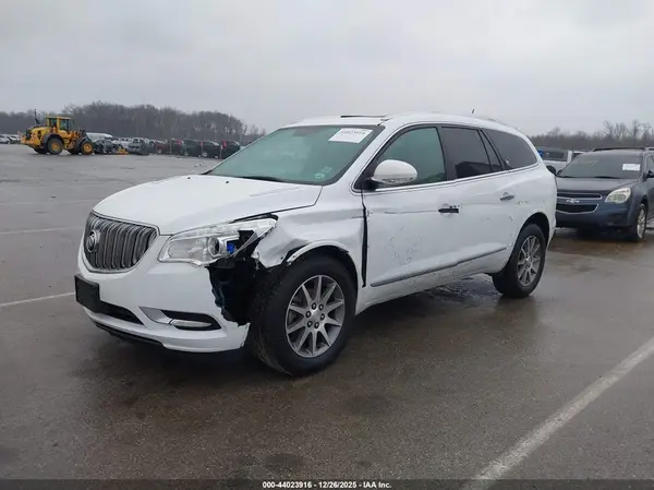 5GAKRBKD8HJ208676 2017 BUICK ENCLAVE - Image 2