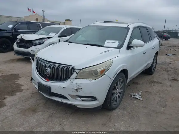 5GAKRBKD9GJ180546 2016 BUICK ENCLAVE - Image 2