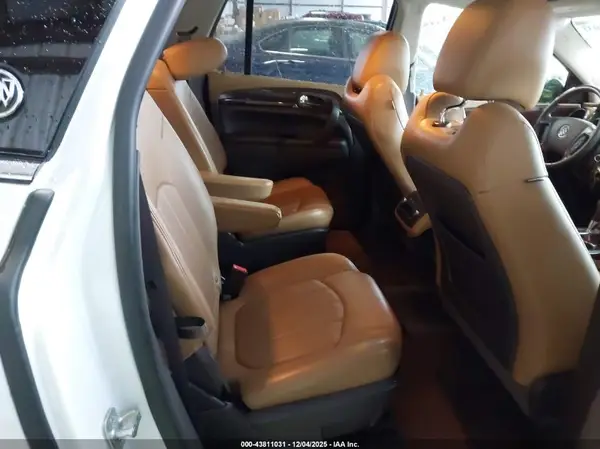 5GAKRCKD9HJ136120 2017 BUICK ENCLAVE - Image 8