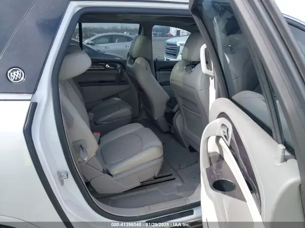 5GAKRCKD9HJ271761 2017 BUICK ENCLAVE - Image 8