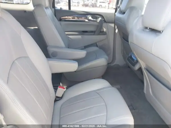 5GAKRCKDXHJ209298 2017 BUICK ENCLAVE - Image 8