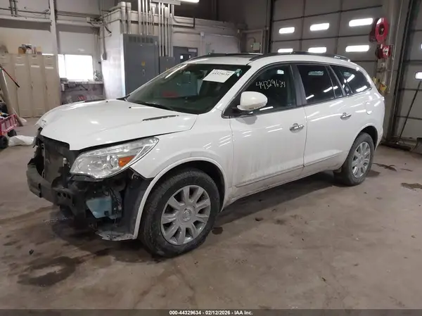 5GAKVBKD0HJ325812 2017 BUICK ENCLAVE - Image 2