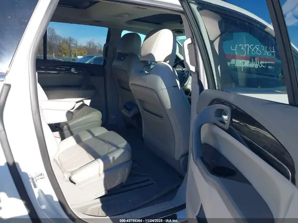 5GAKVBKD1HJ195667 2017 BUICK ENCLAVE - Image 8