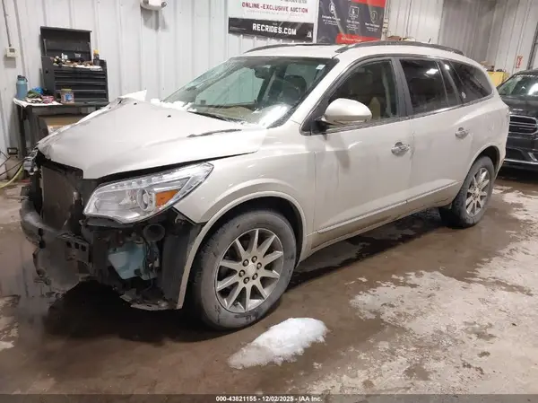 5GAKVBKD3GJ244267 2016 BUICK ENCLAVE - Image 2
