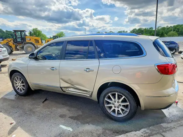 5GAKVBKD3HJ272085 2017 BUICK ENCLAVE - Image 2