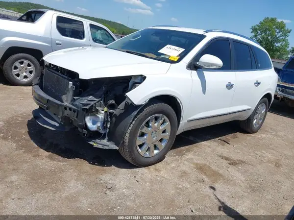 5GAKVBKD5HJ101015 2017 BUICK ENCLAVE - Image 2