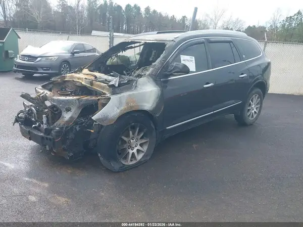5GAKVBKD5HJ141000 2017 BUICK ENCLAVE - Image 2