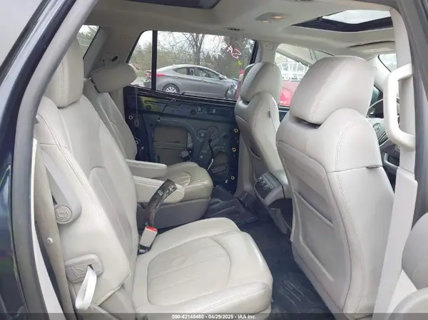 5GAKVBKD8HJ184746 2017 BUICK ENCLAVE - Image 8