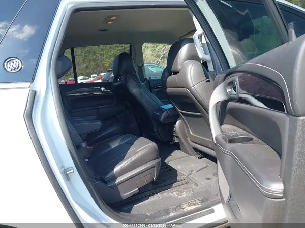 5GAKVBKD8HJ225800 2017 BUICK ENCLAVE - Image 8