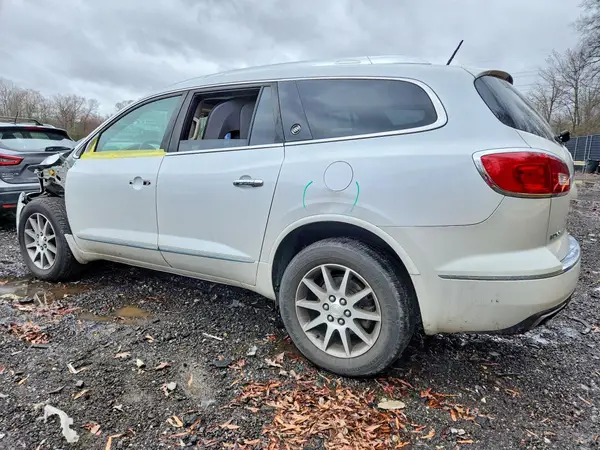 5GAKVBKD9HJ331012 2017 BUICK ENCLAVE - Image 2