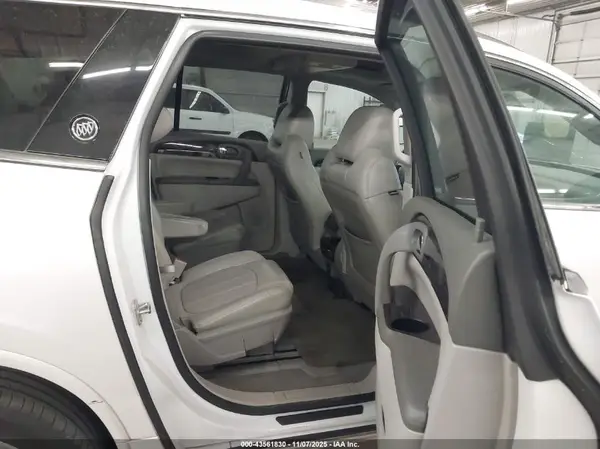 5GAKVCKD4HJ162992 2017 BUICK ENCLAVE - Image 8
