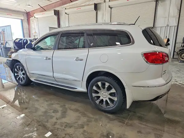 5GAKVCKD8HJ199706 2017 BUICK ENCLAVE - Image 2