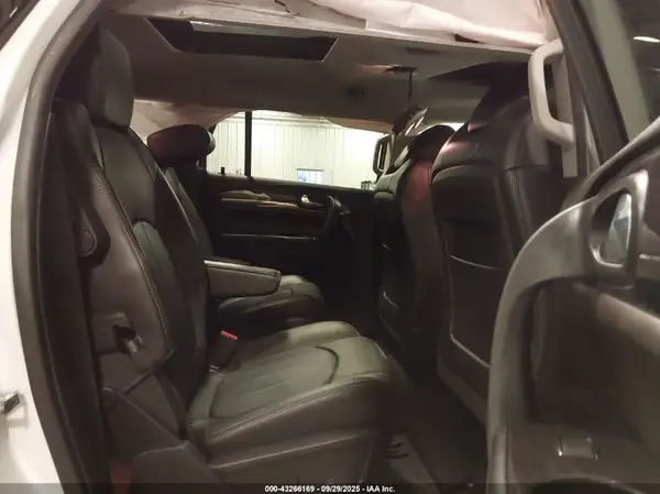 5GAKVCKDXHJ320560 2017 BUICK ENCLAVE - Image 8