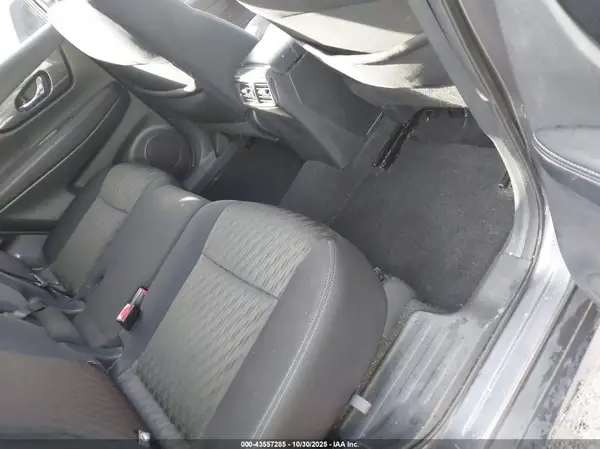5N1AT2MM0HC841455 2017 NISSAN ROGUE - Image 8