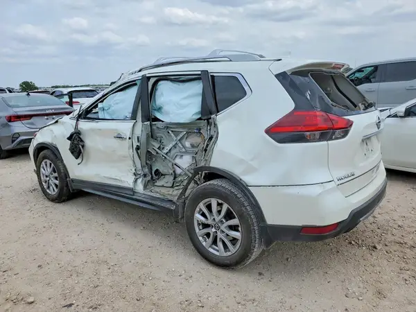 5N1AT2MM1HC776468 2017 NISSAN ROGUE - Image 2