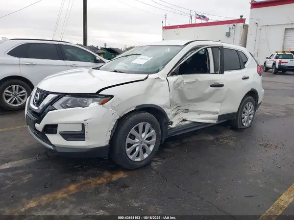 5N1AT2MM2HC733208 2017 NISSAN ROGUE - Image 2